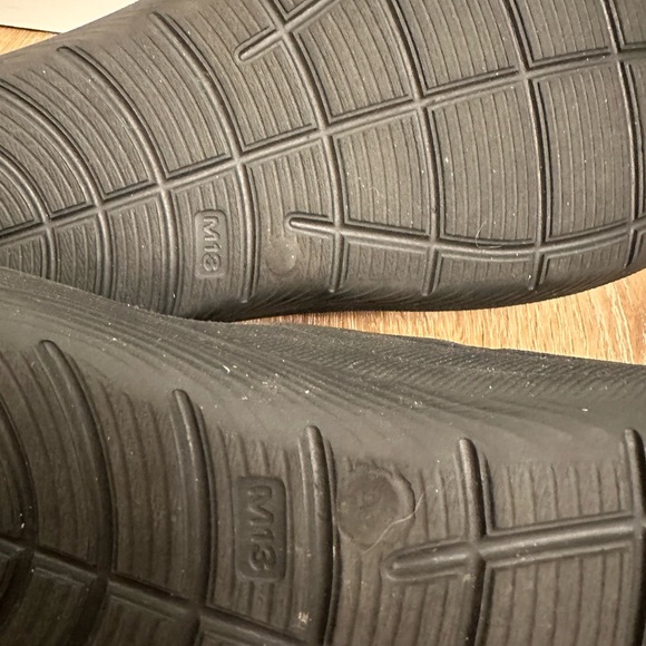 Men’s Under Armour Black Slide Rubber Sandals size 13 - Picture 3 of 4